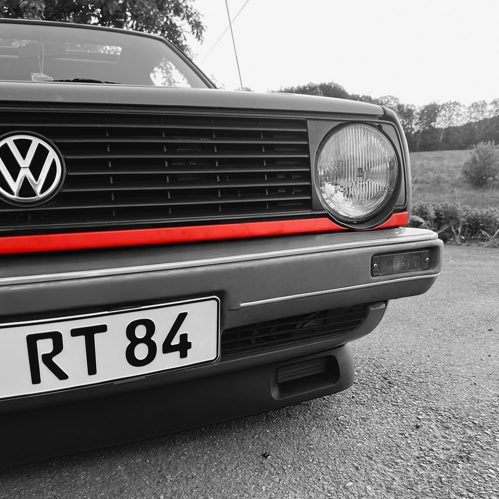 Leiste unter Kühlergrill für VW Golf 2